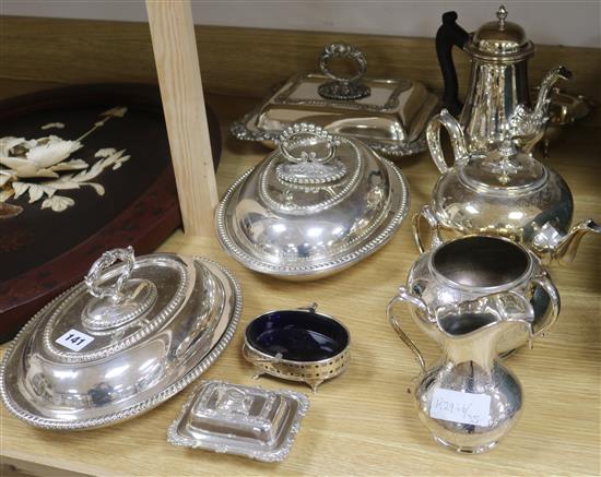 A quantity of plated wares